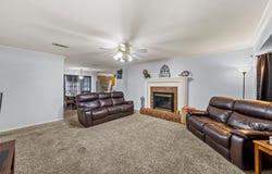 926 Rolling Hills Drive, Hewitt, TX 76643