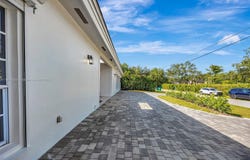 6841 SW 71st Ave, Miami, FL 33143