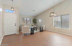8026 W HILTON Avenue, Phoenix, AZ 85043