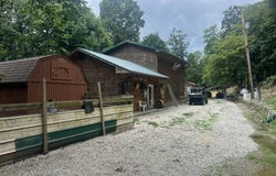 8472 McKee Road, Irvine, KY 40336