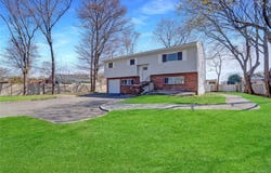 1 Thomas Avenue, Bay Shore, NY 11706