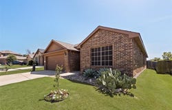 1109 Autumnwood Drive, Azle, TX 76020