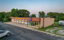935 S Jefferson Avenue, Lebanon, MO 65536