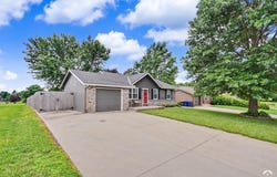 609 E 13th Street, Eudora, KS 66025