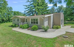 898 W FISHER Road, Cantrall, IL 62625