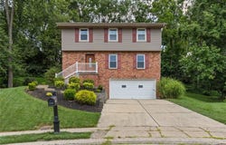 1105 Rial Dr, Bethel Park, PA 15102