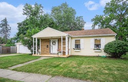 1805 Cambridge Drive, Kalamazoo, MI 49001