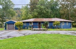 2712 Sycamore Ln, Stockport, OH 43787