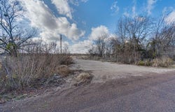 811 1st Street, Maypearl, TX 76064
