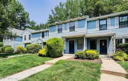 804 Timber Oaks Road, Edison, NJ 08820