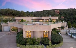 415 Stunt Rd, Calabasas, CA 91302