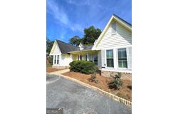 1104 Lakeview Drive, Blackshear, GA 31516