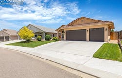 736 Aspencrest Drive, Pueblo, CO 81005