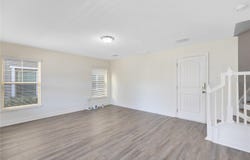 10033 TOWN LAKE DR, ORLANDO, FL 32832