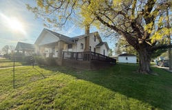 1205 E Main St, Olney, IL 62450
