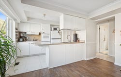2220 E MURRAY HOLLADAY RD, Holladay, UT 84117