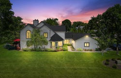 S75w17653 Harbor Cir, Muskego, WI 53150