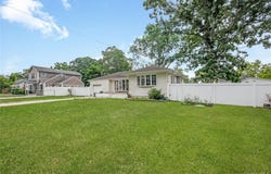 516 Shade Street, North Babylon, NY 11703