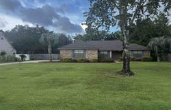 2554 Holley Pl, Navarre, FL 32566