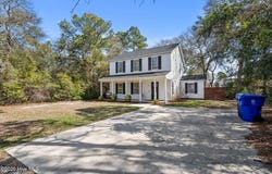142 NE 14th Street, Oak Island, NC 28465