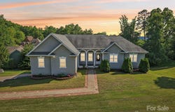 150 Baton Lane, Hendersonville, NC 28792