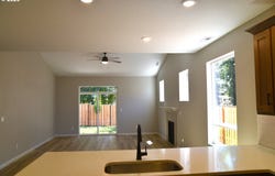 855 OAKLEAF WAY, Silverton, OR 97381