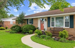 1105 Courtland Ave, Muscle Shoals, AL 35661