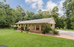 6495 Old Macon, Rex, GA 30273
