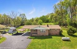 139 Hearon Rd, Kingston, TN 37763