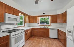 243 Creekview Drive, Battle Creek, MI 49037