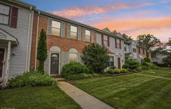 91 Pear Tree Ln, Franklin Twp., NJ 08823