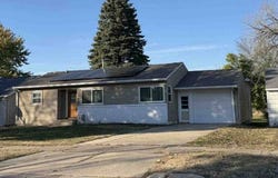 518 E 2nd St N, Truman, MN 56088