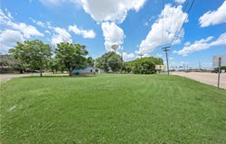 319 S Hewitt Drive, Hewitt, TX 76643