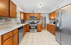4816 W Courtland Trail, McHenry, IL 60050
