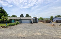 524 4TH AVE, Dallesport, WA 98617