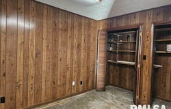 1607 LOCUST Street, Eldorado, IL 62930