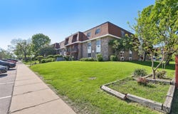 600 MESA Drive, Hoffman Estates, IL 60169