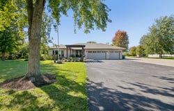 23826 S Schoolhouse Road, Manhattan, IL 60442