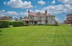 34 Willow Avenue, North Hampton, NH 03862