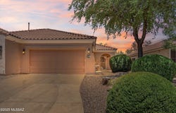 472 W Calle Sedillo, Sahuarita, AZ 85629