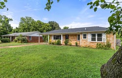 110 Emerald Dr, Tuscumbia, AL 35674