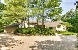16 Elisha's Path, Wainscott, NY 11975