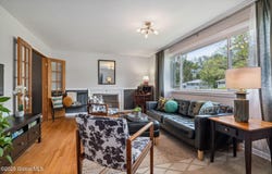 11 Greenock Road, Bethlehem, NY 12054