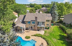 240 Cottonwood Drive, Vadnais Heights, MN 55127