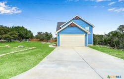 1009 Eagle Flight Drive, Canyon Lake, TX 78133