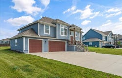 14172 Rockaway Court, Basehor, KS 66007