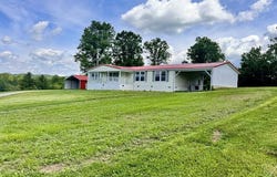 121 ROCKHOUSE RD, FAIRDALE, WV 25839