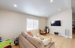 15621 BEACH BLVD, Westmins, CA 92683