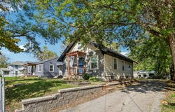 2735 College Avenue, Des Moines, IA 50311