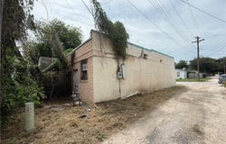 106 E 1st Street, Alice, TX 78332